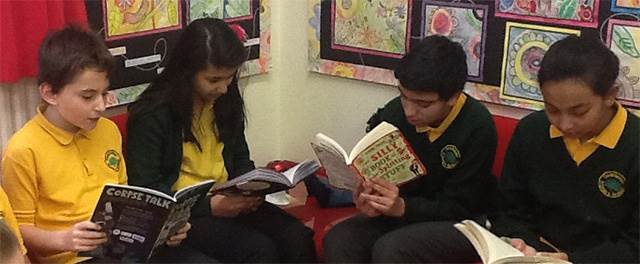 Children reading at Oakthorpe School