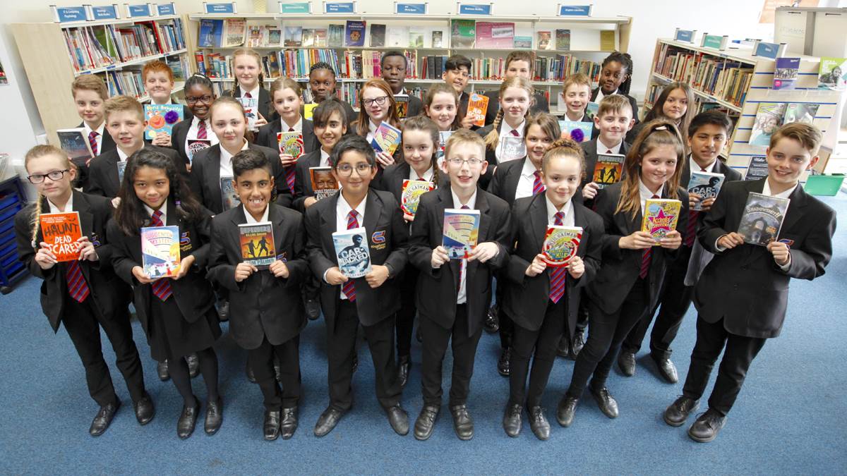 Students with the 2018 Bookbuzz books
